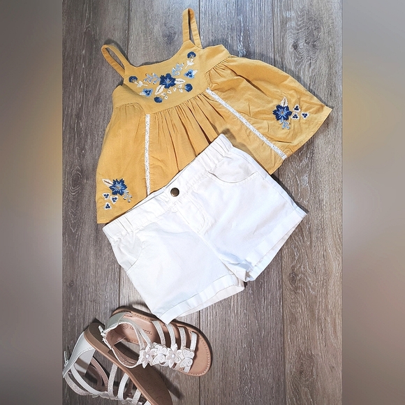 Tommy Bahama Other - Toddler girls mustard yellow blouse and white shorts set Size 3T